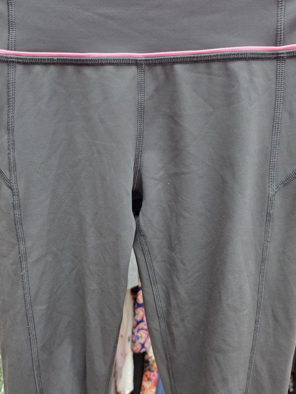 lululemon athletica High-Rise Charcoal Cropped Leggings with Pink Coral Sz 4 - Picture 3 of 12